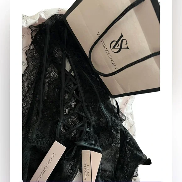 Victoria’s Secret- VERY SEXY Lace-Up Crotchless Teddy✨